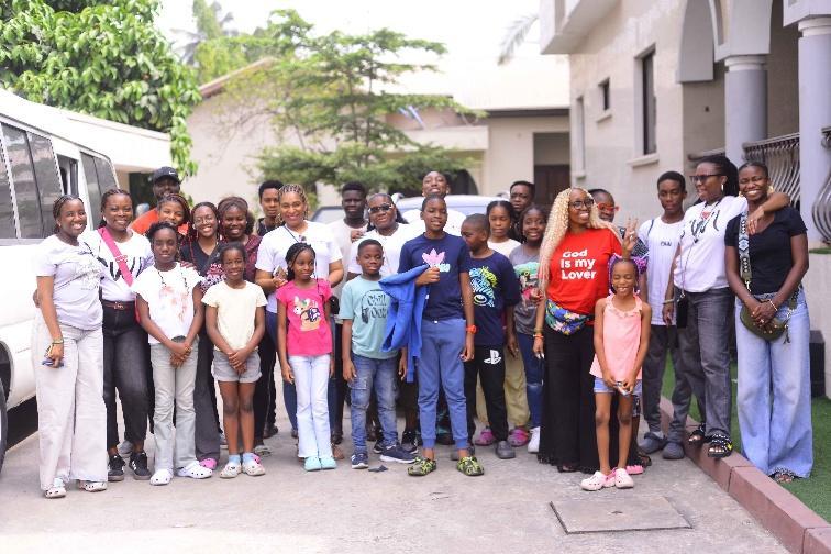 SWL volunteers and partners